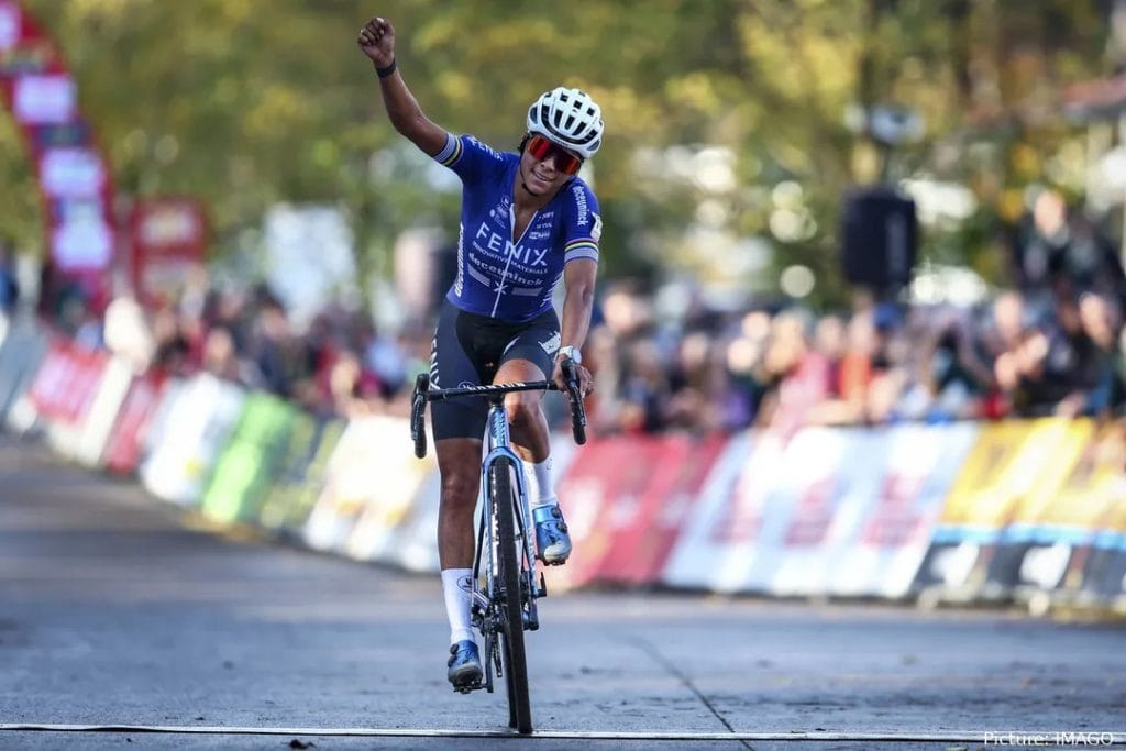 Ceylin del Carmen Alvarado Triumphs at Namur: Women's UCI Cyclocross World Cup